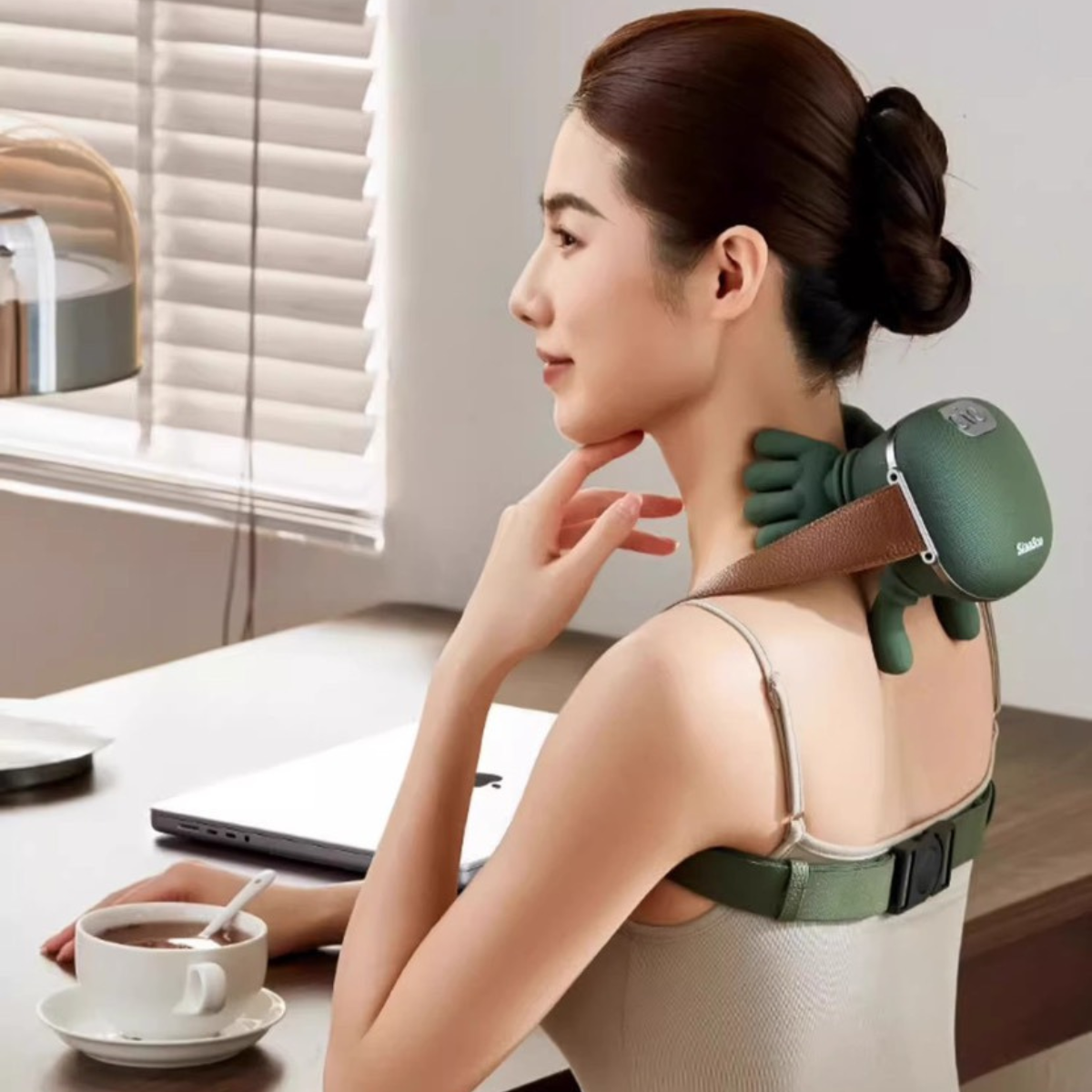 Relaxing massager for the neck and back